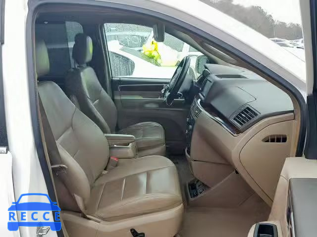 2011 VOLKSWAGEN ROUTAN SEL 2V4RW6DG5BR670755 зображення 4