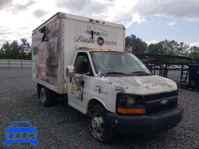 2005 CHEVROLET EXPRESS 1GBJG31U251147414 image 0