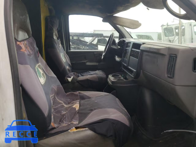 2005 CHEVROLET EXPRESS 1GBJG31U251147414 зображення 4