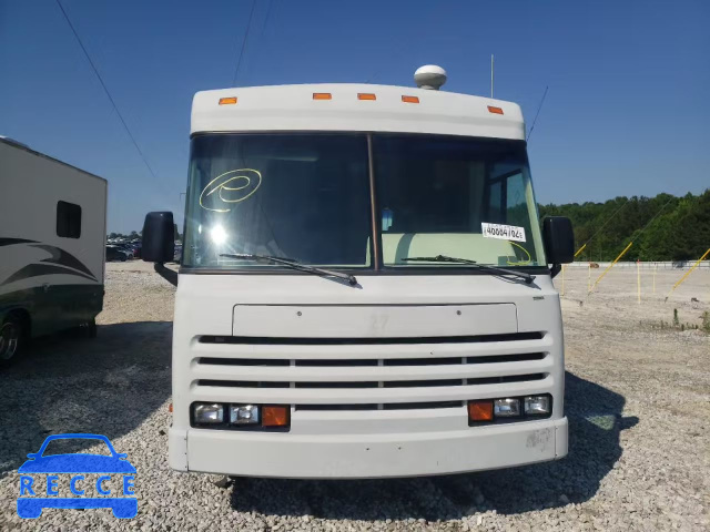 1993 CHEVROLET WINNEBAGO 1GBJP37N2P3311784 Bild 8