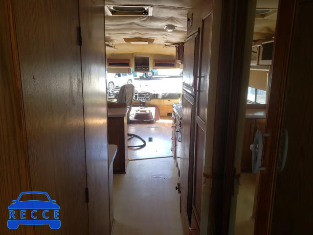 1992 CHEVROLET MOTORHOME 1GBKP37N9M3317257 image 4