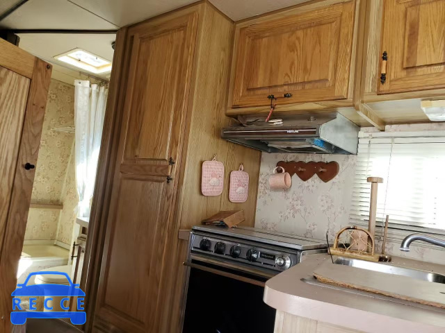 1985 CHEVROLET MOTORHOME 2GBJG31M4F4134870 image 5