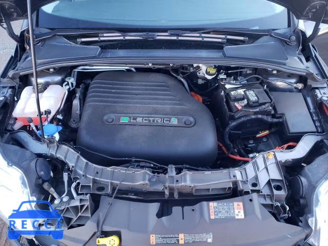 2015 FORD FOCUS BEV 1FADP3R4XFL328396 image 6