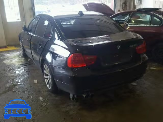 2011 BMW 328XI WBAPK7C59BA820595 Bild 2