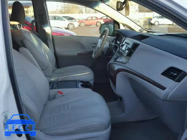 2013 TOYOTA SIENNA XLE 5TDYK3DC0DS358303 зображення 4