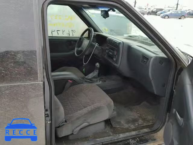 1997 CHEVROLET S10 1GCDT19X6VK237117 image 4