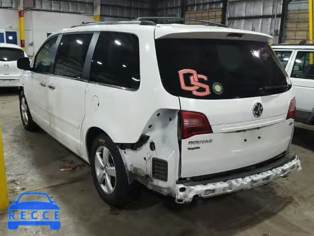 2010 VOLKSWAGEN ROUTAN SEL 2V4RW6DX3AR388337 зображення 2