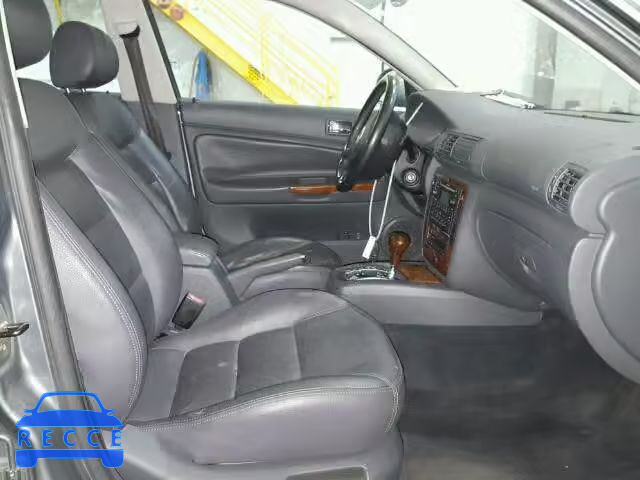 2005 VOLKSWAGEN PASSAT GLX WVWRU63B45E070039 зображення 4