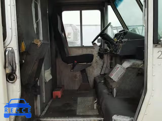 2000 FREIGHTLINER M LINE WAL 4UZA4FA42YCG23061 Bild 4