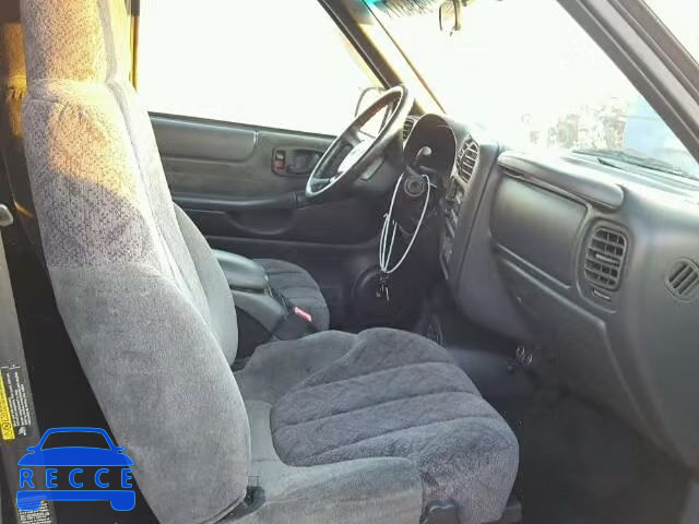 2002 GMC SONOMA 1GTDT13W82K120389 image 4