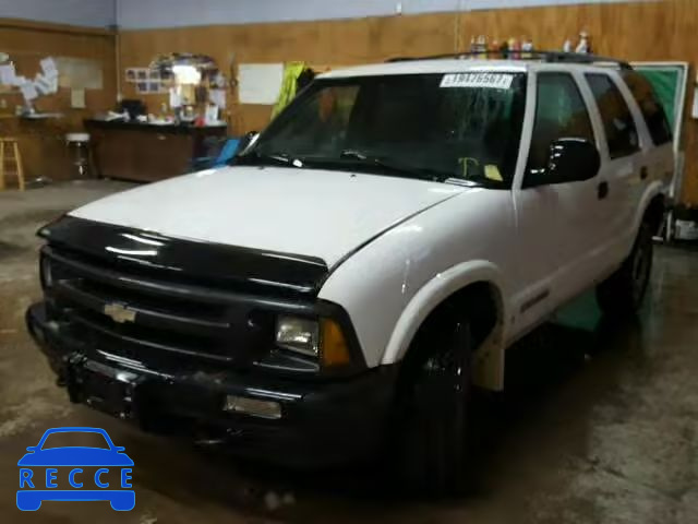 1996 CHEVROLET BLAZER 1GNDT13W3T2267230 Bild 1