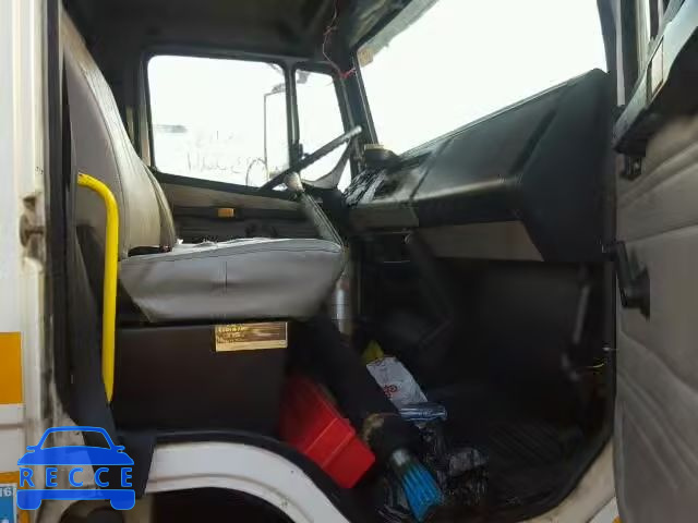 2000 FREIGHTLINER MED CONV F 1FV3GJBC3YHF30330 image 4