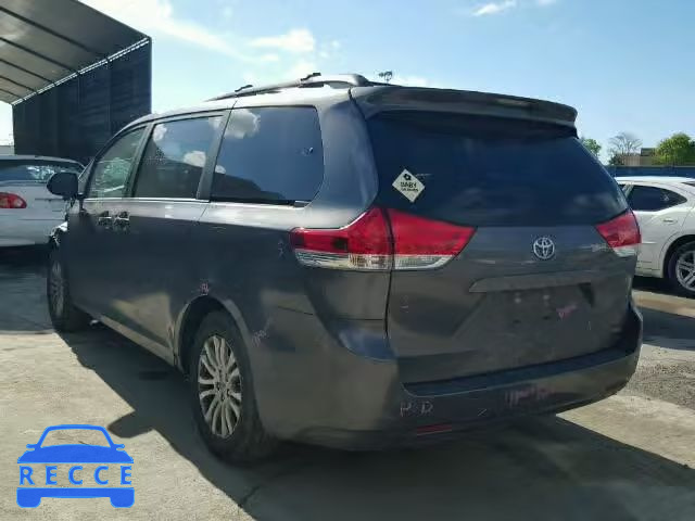 2013 TOYOTA SIENNA XLE 5TDYK3DC4DS310321 зображення 2