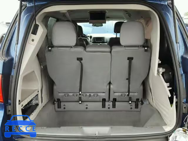 2011 VOLKSWAGEN ROUTAN SE 2V4RW3DG8BR766507 зображення 8