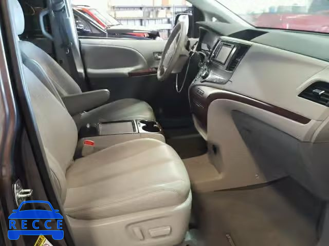 2013 TOYOTA SIENNA XLE 5TDYK3DC0DS385288 зображення 4