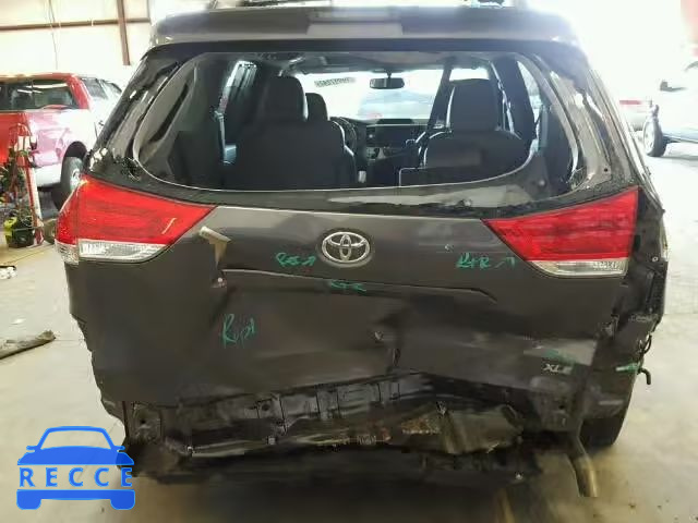 2013 TOYOTA SIENNA XLE 5TDYK3DC0DS385288 зображення 8