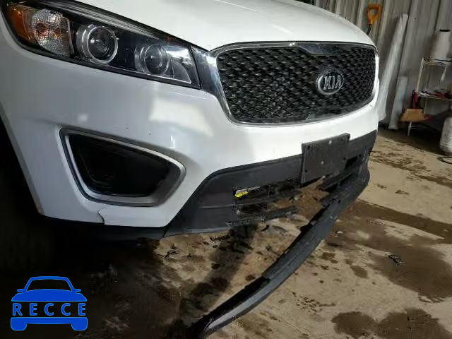 2017 KIA SORENTO LX 5XYPGDA54HG201305 image 8