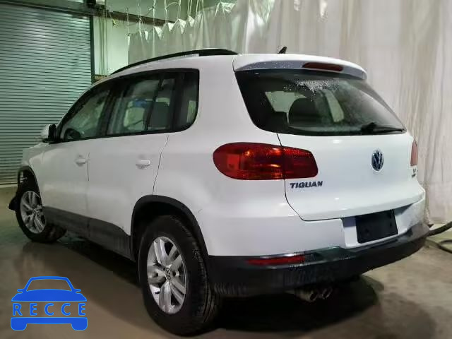 2017 VOLKSWAGEN TIGUAN S WVGBV7AX5HK000831 Bild 2