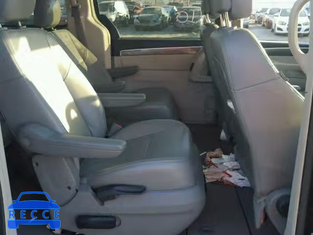 2011 VOLKSWAGEN ROUTAN S 2V4RW4DG6BR717148 image 5