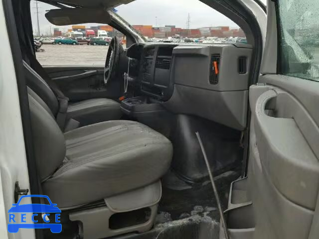 2003 GMC SAVANA G35 1GJHG39U331148057 image 4