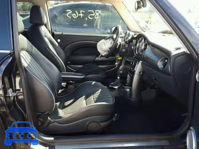2006 MINI COOPER S WMWRE335X6TJ48341 image 4