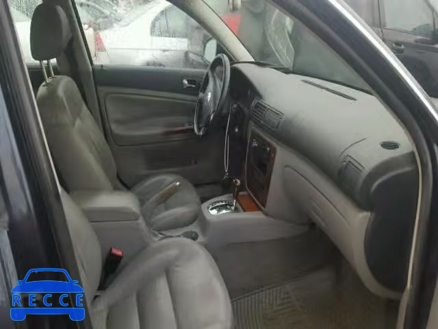 2005 VOLKSWAGEN PASSAT GLX WVWWU63B35E024608 зображення 4