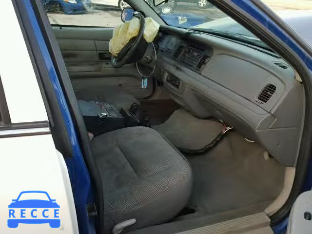 2003 FORD CROWN VIC 2FAFP71W63X143547 image 4