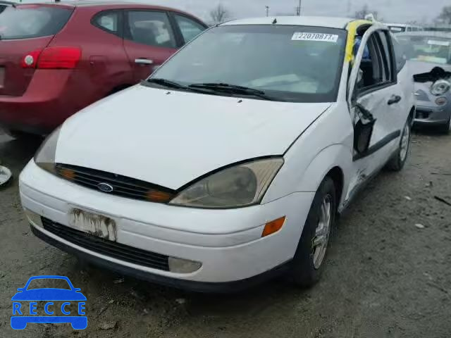 2000 FORD FOCUS ZX3 3FAFP3135YR224964 image 1