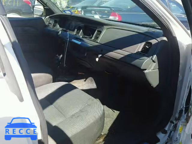 2005 FORD CROWN VIC 2FAHP71W55X174431 image 4