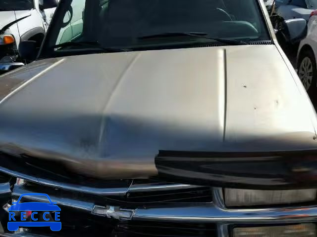 1995 CHEVROLET SUBURBAN 1GNEC16KXSJ316585 Bild 6