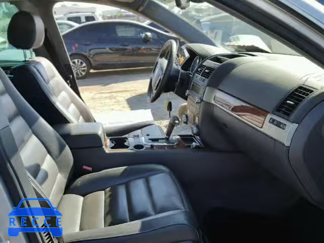 2005 VOLKSWAGEN TOUAREG 4. WVGCM77L15D013894 image 4