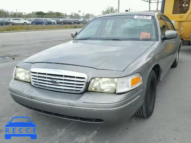 2000 FORD CROWN VICT 2FAFP74W3YX131200 image 1