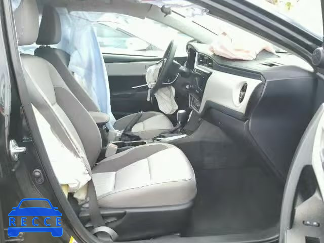 2017 TOYOTA COROLLA L 5YFBURHE4HP569873 Bild 4