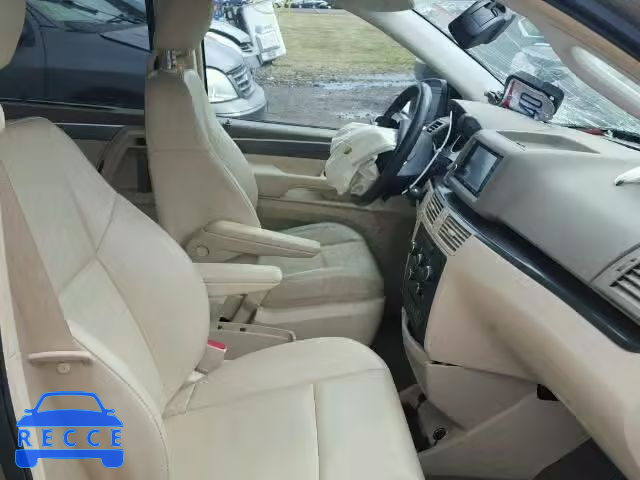 2010 VOLKSWAGEN ROUTAN SE 2V4RW3D17AR202535 зображення 4