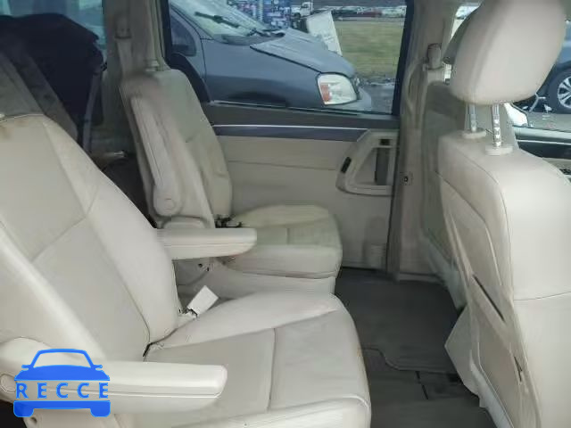 2010 VOLKSWAGEN ROUTAN SE 2V4RW3D17AR202535 image 5