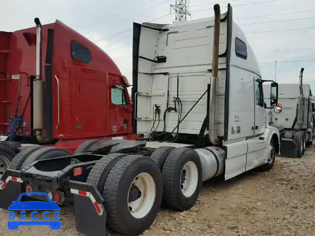 2011 VOLVO VNL 4V4NC9EJ0BN529896 Bild 3