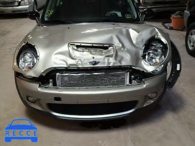 2010 MINI COOPER S WMWMF7C55ATZ34622 image 6