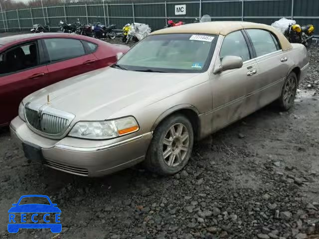 2003 LINCOLN TOWN CAR S 1LNHM82W43Y636896 зображення 1