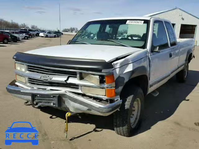 1998 CHEVROLET K2500 1GCGK29RXWE256129 Bild 1