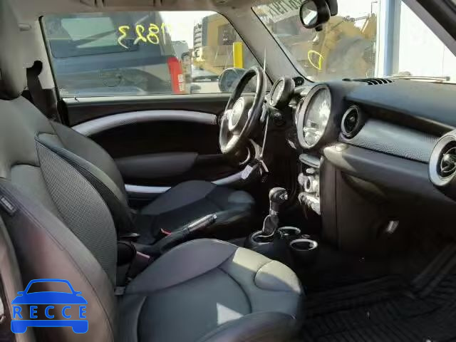 2010 MINI COOPER S WMWMF7C55ATZ34653 image 4