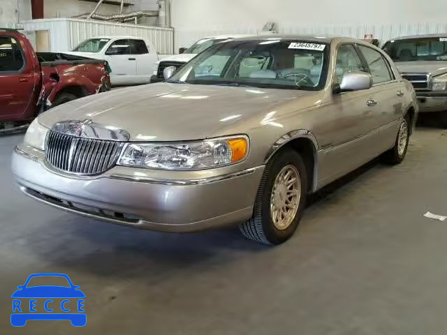1999 LINCOLN TOWN CAR S 1LNFM82W2XY607295 image 1