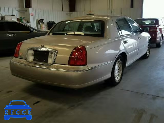 1999 LINCOLN TOWN CAR S 1LNFM82W2XY607295 image 3