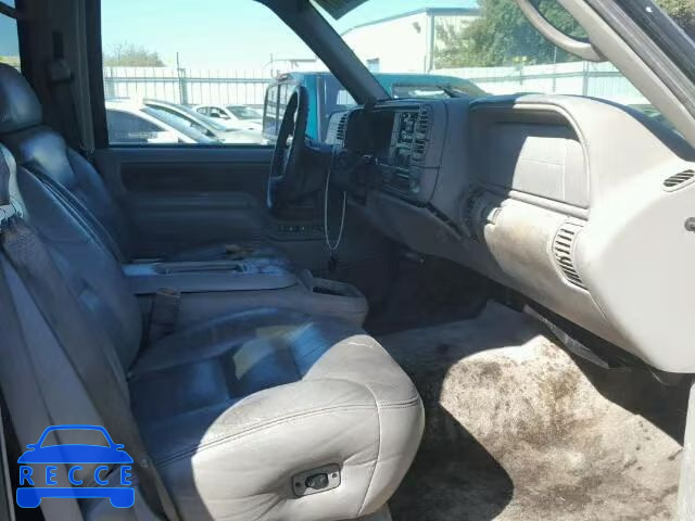 1998 GMC K1500 SUBU 1GKFK16R2WJ709410 Bild 4