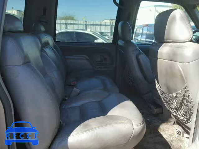 1998 GMC K1500 SUBU 1GKFK16R2WJ709410 image 5