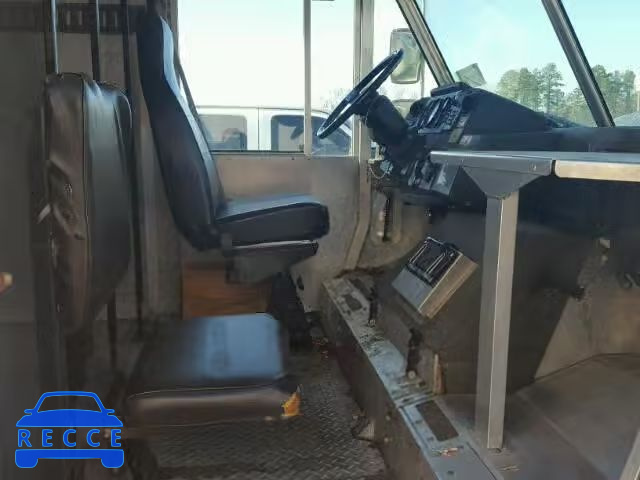 2001 FREIGHTLINER M LINE WAL 4UZAANBW21CJ98981 Bild 4