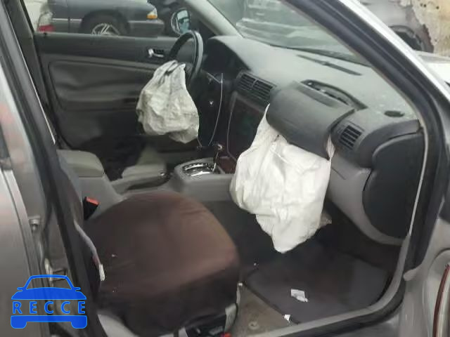 2005 VOLKSWAGEN PASSAT GLX WVWWU63B35E148085 зображення 4