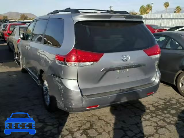 2012 TOYOTA SIENNA XLE 5TDYK3DC7CS257483 Bild 2