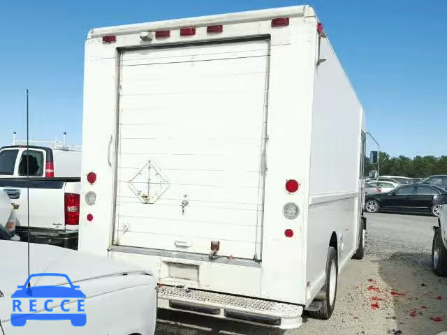 2000 FREIGHTLINER M LINE WAL 4UZA4FF41YCF81281 image 3