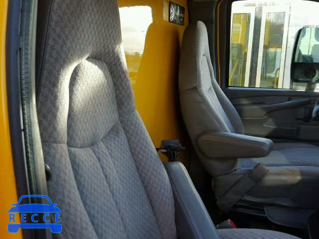 2006 GMC SAVANA G35 1GDHG31U461900786 image 5