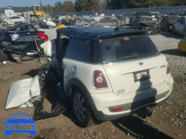 2009 MINI COOPER S WMWMF735X9TX40972 image 2